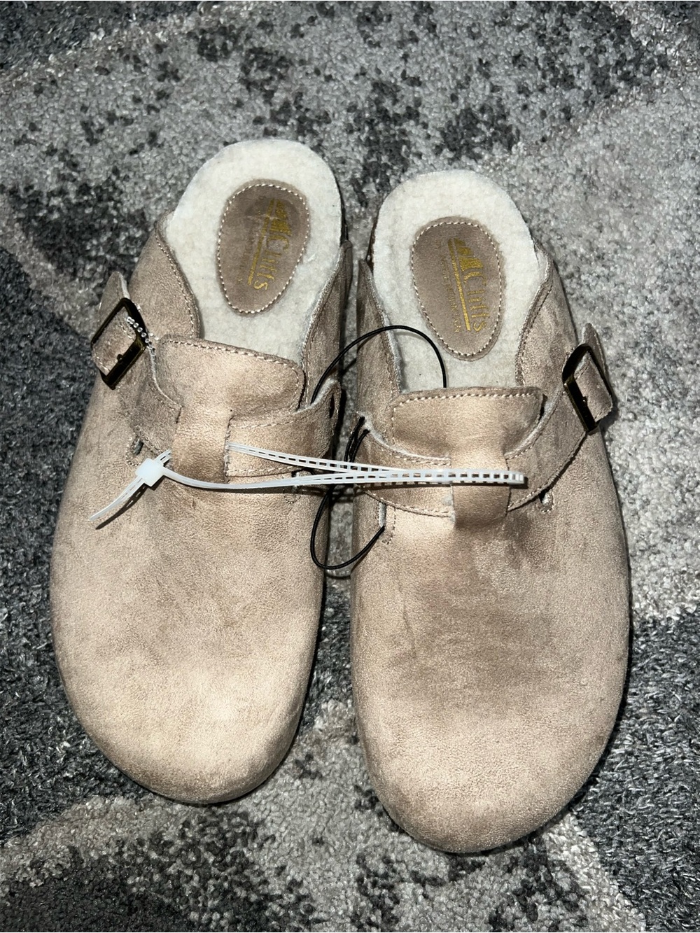 Cliffs by White Mountain faux shearling-lined clog mules